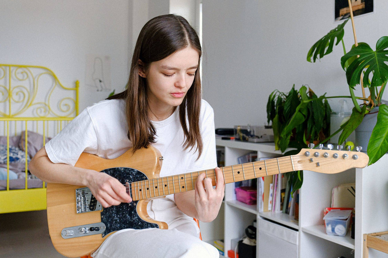 How to Take Guitar Lessons at Home