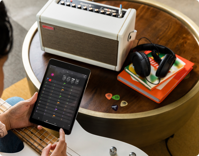 PositiveGrid Spark 40 ホワイト Spark | 40-Watt Smart Guitar Amp & Bluetooth Speaker